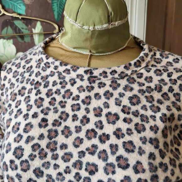 Gaze Leopard Print Sweater Size XS - Picture 2 of 8